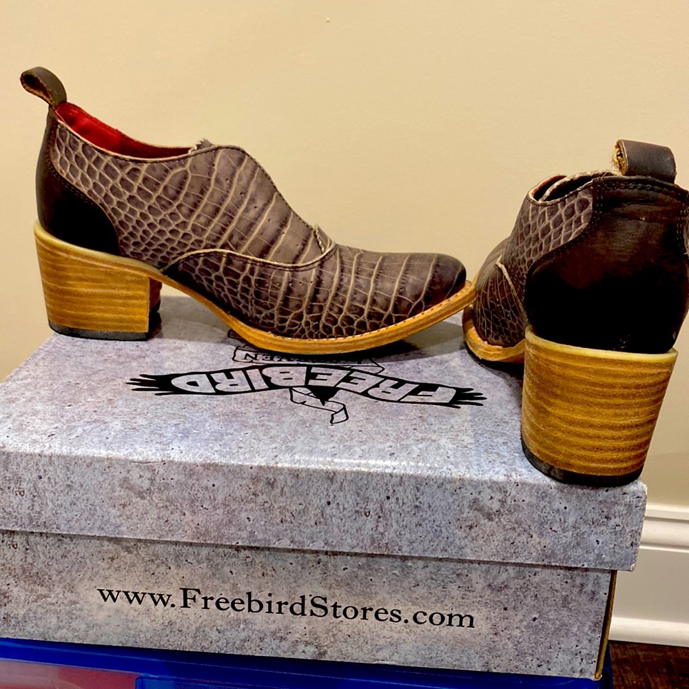 FREEBIRD Sadie- stone croco… size 7